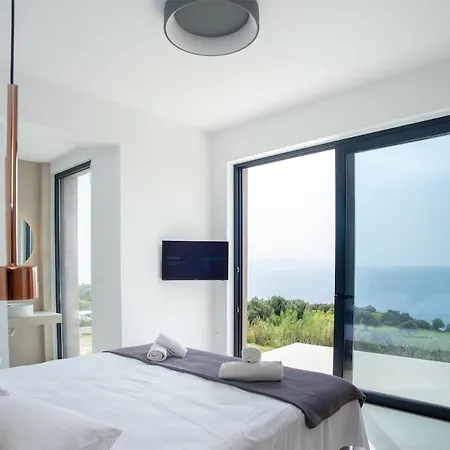 Elios With Private Pool فيلة Plateies