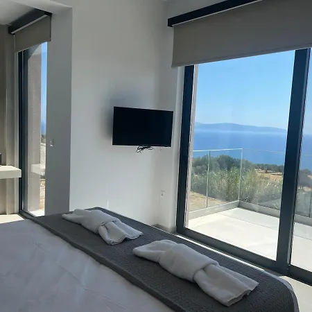Elios With Private Pool * Plateies