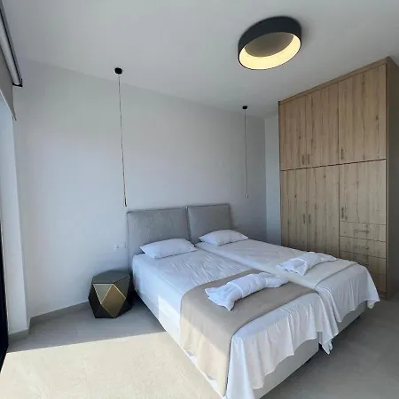 Elios With Private Pool * Plateies