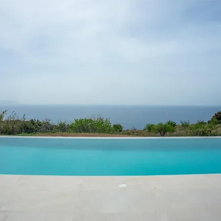 Elios With Private Pool * Plateies
