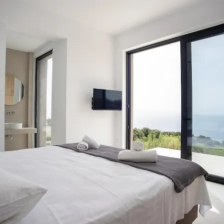 Elios With Private Pool فيلة